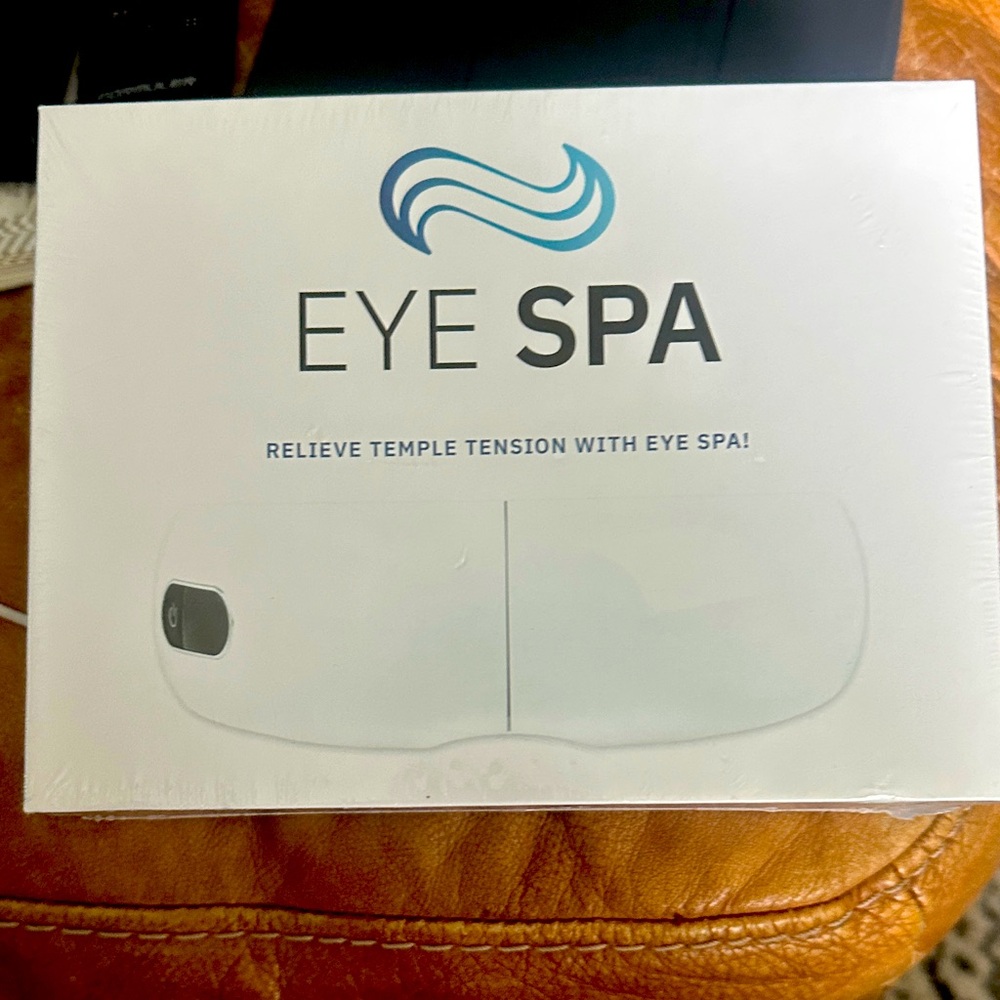Eye Spa Wearable Massager